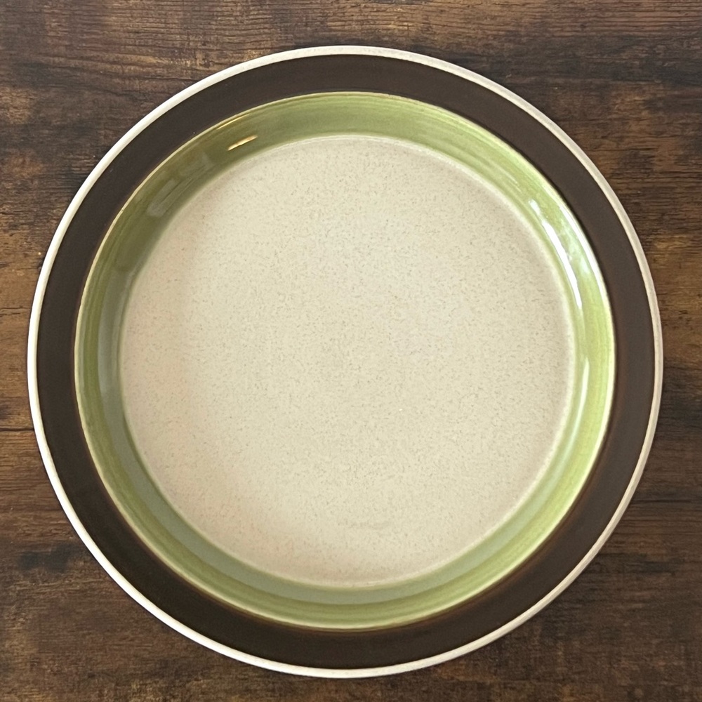 (1) VINTAGE Premiere Potterskraft CUCUMBER Stoneware 12.25” Service Plate P6054